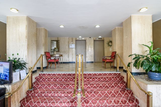 80 Cartright Street 5D, Bridgeport, CT 06604