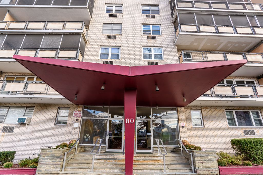 80 Cartright Street 5D, Bridgeport, CT 06604