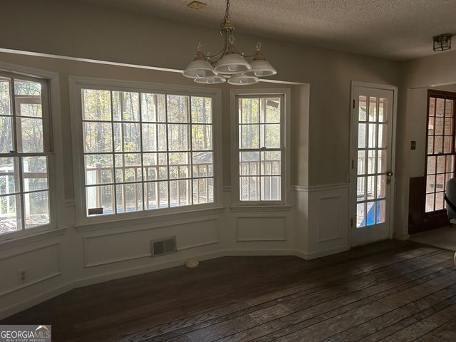 135 Melody Lane, Fayetteville, GA 30215