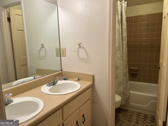 135 Melody Lane, Fayetteville, GA 30215