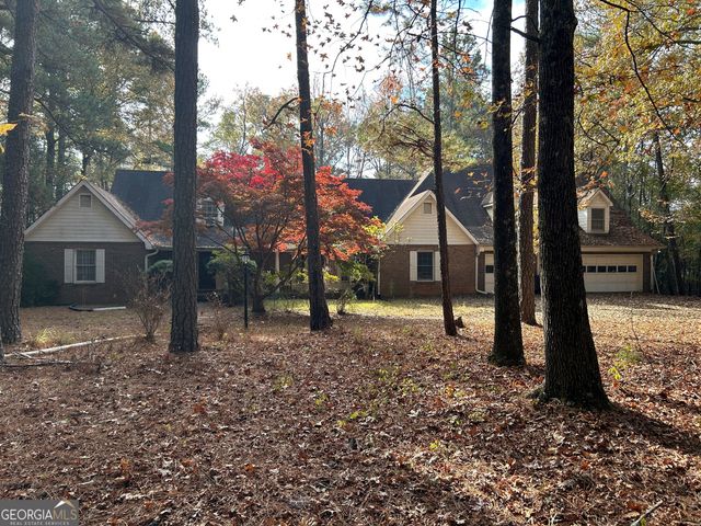 135 Melody Lane, Fayetteville, GA 30215