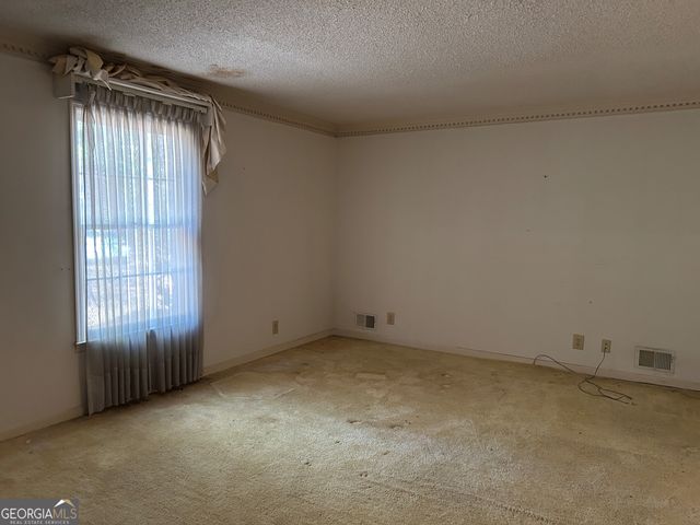 135 Melody Lane, Fayetteville, GA 30215