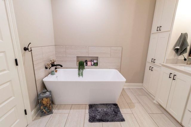 628 Victory Way, Lake Charles, LA 70611