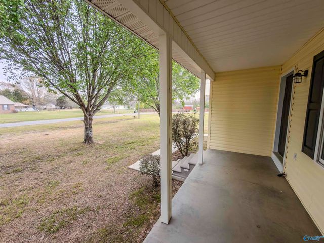 25 County Road 392, Trinity, AL 35673