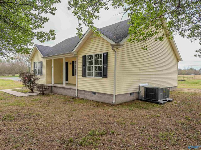 25 County Road 392, Trinity, AL 35673