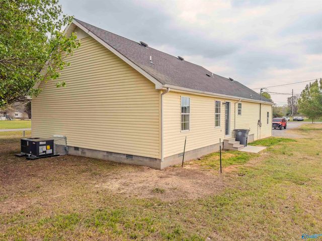 25 County Road 392, Trinity, AL 35673