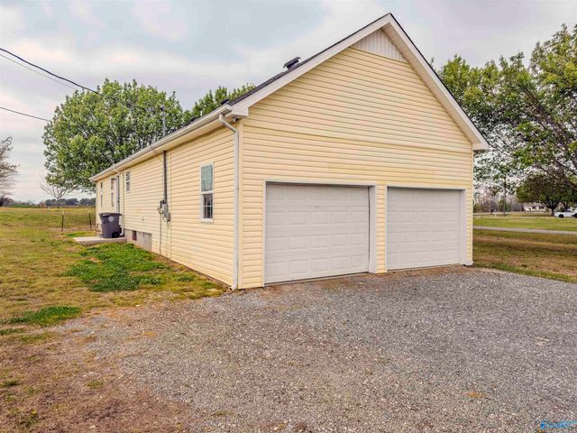 25 County Road 392, Trinity, AL 35673