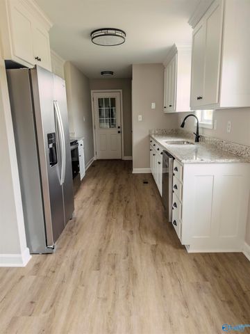 25 County Road 392, Trinity, AL 35673