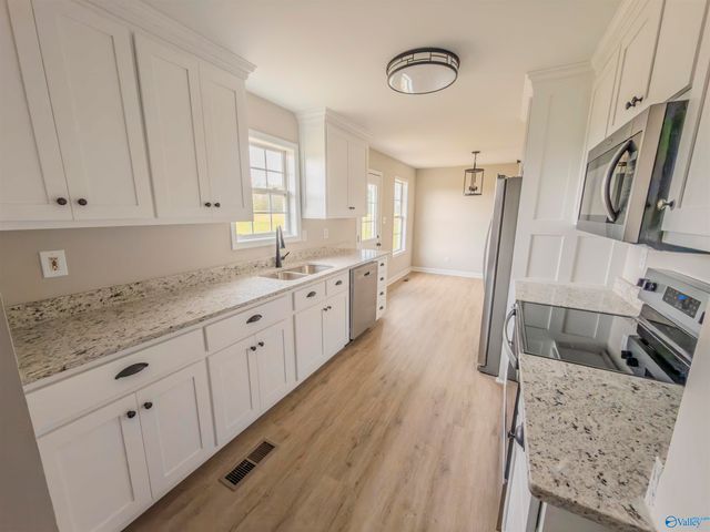 25 County Road 392, Trinity, AL 35673