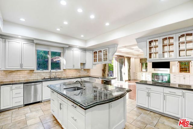 219 S Willaman Drive, Beverly Hills, CA 90211