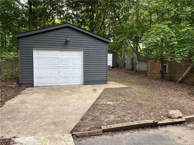 1228 Arnold Avenue, Akron, OH 44305