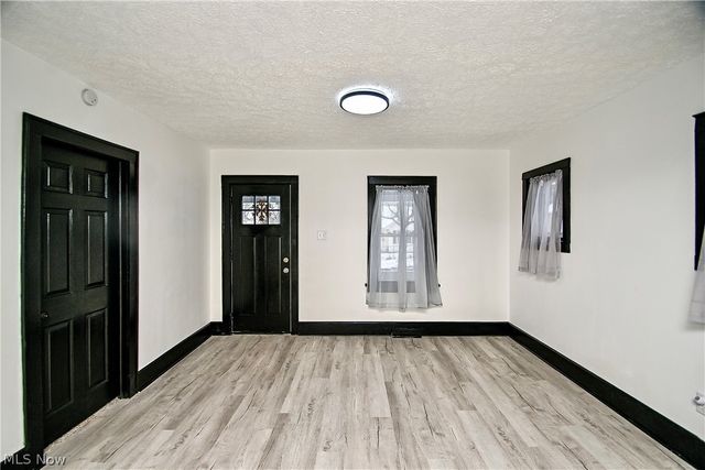 1228 Arnold Avenue, Akron, OH 44305