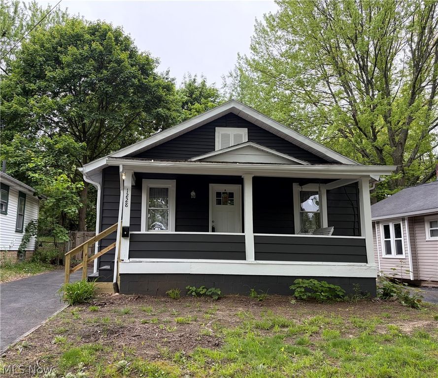 1228 Arnold Avenue, Akron, OH 44305
