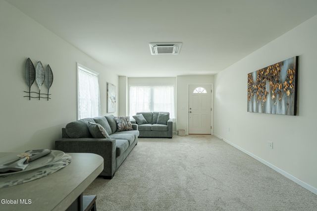 420 Summit Avenue, Schenectady, NY 12307