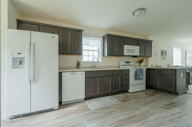 420 Summit Avenue, Schenectady, NY 12307