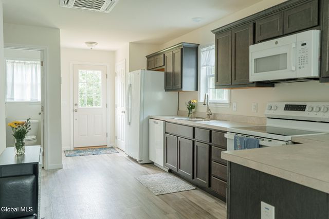 420 Summit Avenue, Schenectady, NY 12307