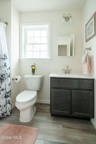 420 Summit Avenue, Schenectady, NY 12307