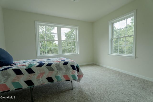 420 Summit Avenue, Schenectady, NY 12307