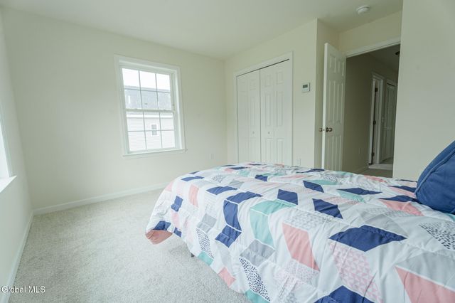 420 Summit Avenue, Schenectady, NY 12307