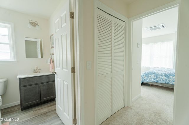 420 Summit Avenue, Schenectady, NY 12307