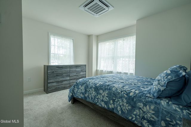 420 Summit Avenue, Schenectady, NY 12307