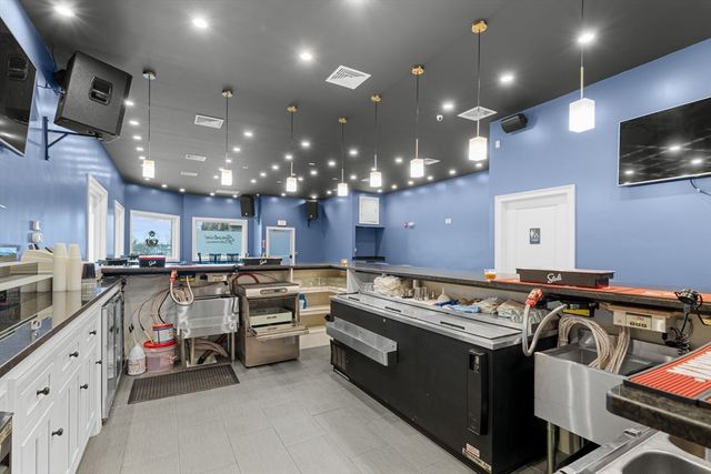 289 Acushnet Ave, New Bedford, MA 02740