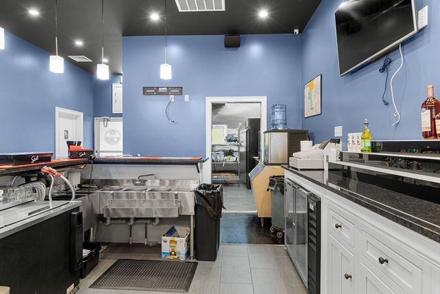 289 Acushnet Ave, New Bedford, MA 02740