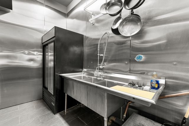 289 Acushnet Ave, New Bedford, MA 02740