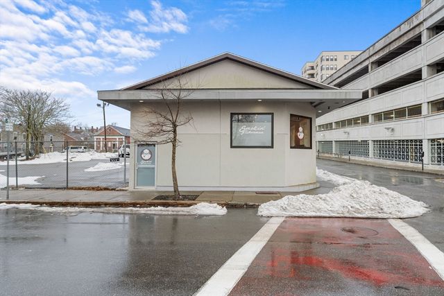 289 Acushnet Ave, New Bedford, MA 02740