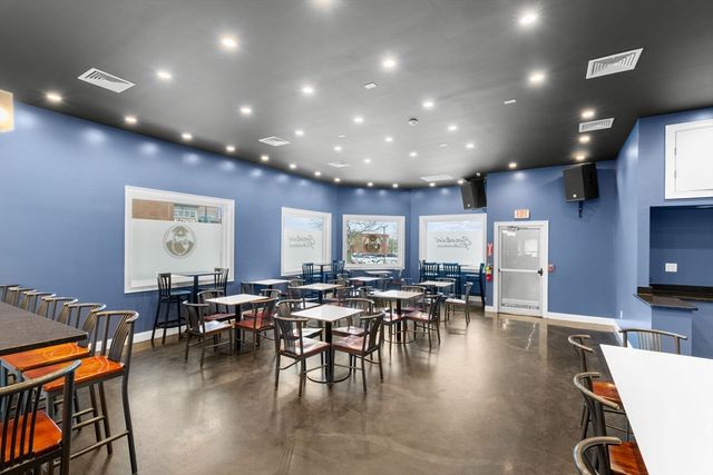 289 Acushnet Ave, New Bedford, MA 02740