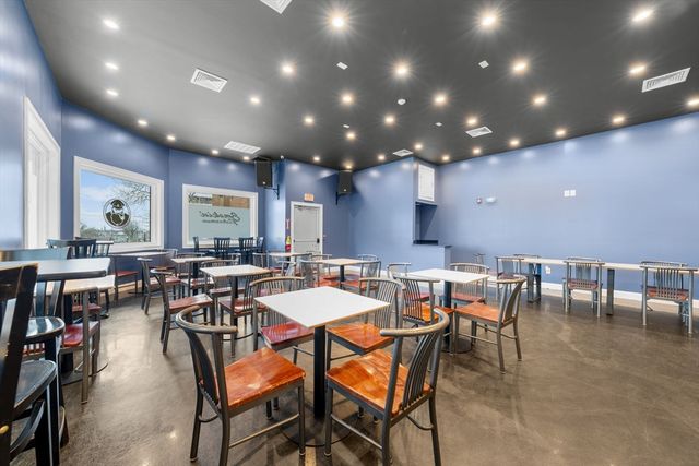 289 Acushnet Ave, New Bedford, MA 02740