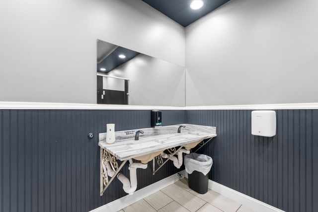 289 Acushnet Ave, New Bedford, MA 02740