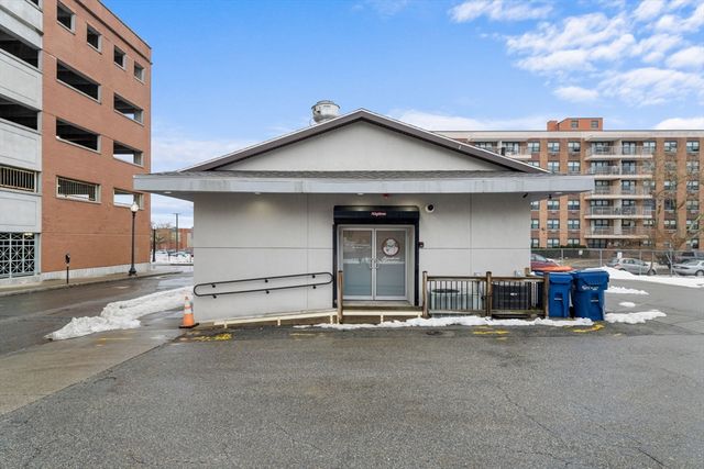 289 Acushnet Ave, New Bedford, MA 02740