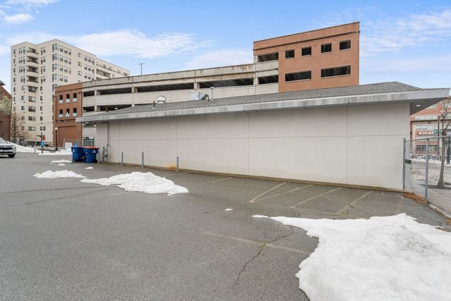 289 Acushnet Ave, New Bedford, MA 02740