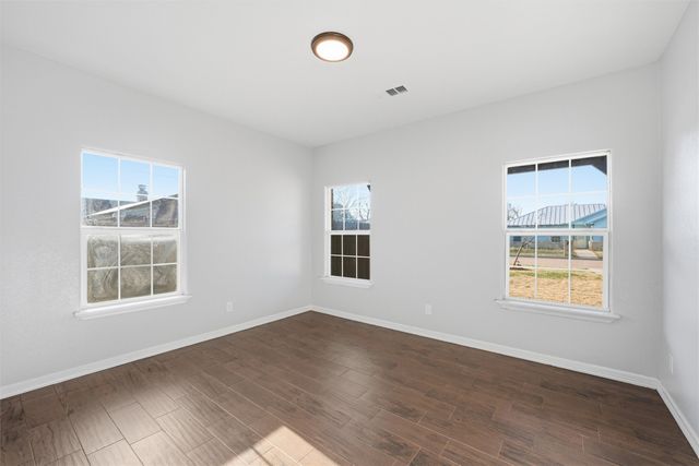 1205 Avenue B, Lacy Lakeview, TX 76705