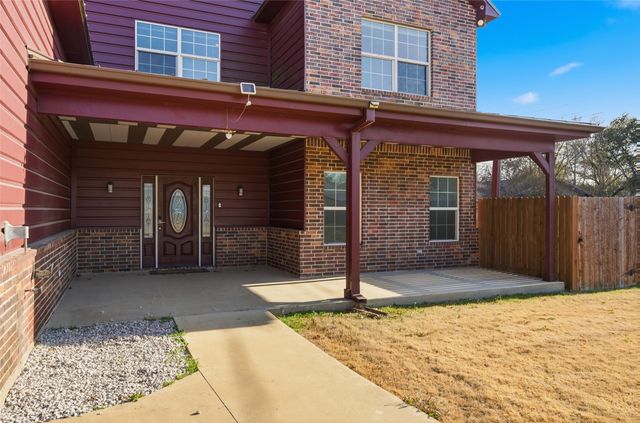 1205 Avenue B, Lacy Lakeview, TX 76705