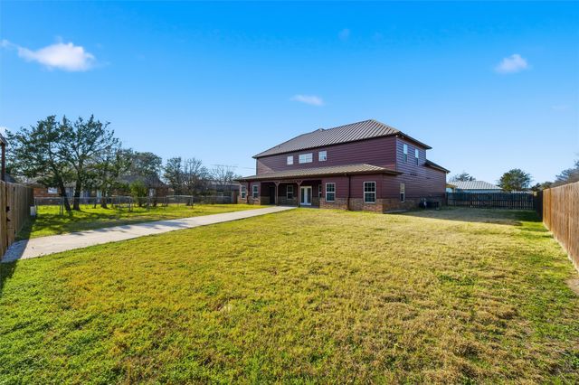 1205 Avenue B, Lacy Lakeview, TX 76705