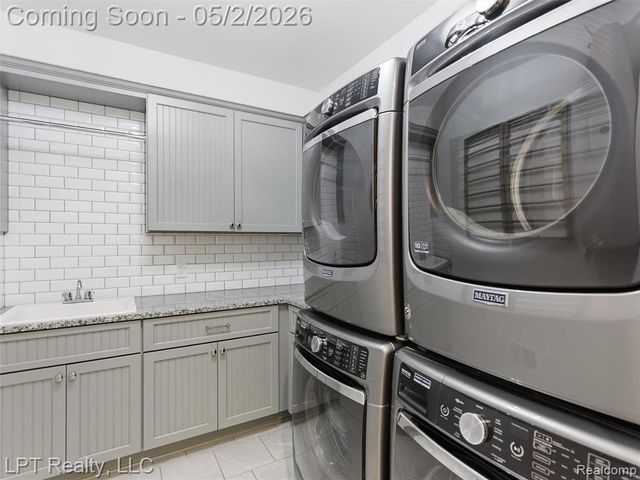 1106 Sheffield Park Lane, Oakland, MI 48363