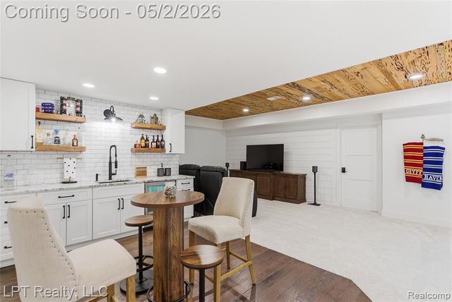 1106 Sheffield Park Lane, Oakland, MI 48363