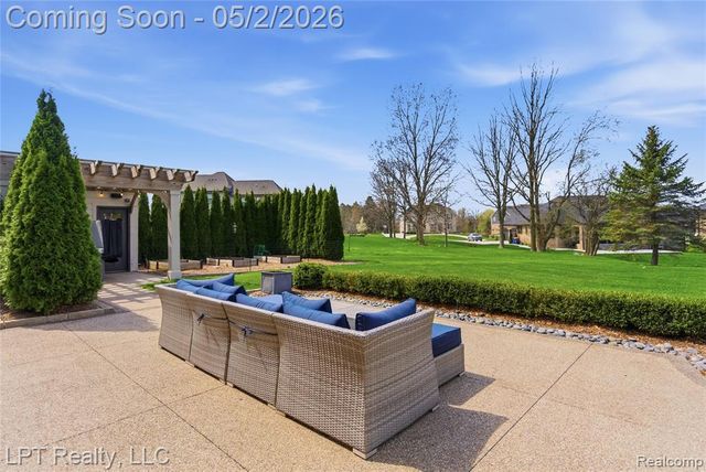1106 Sheffield Park Lane, Oakland, MI 48363