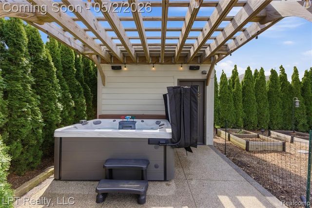 1106 Sheffield Park Lane, Oakland, MI 48363