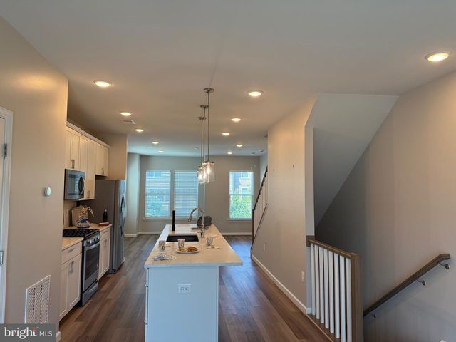 221 NARROWLEAF WAY, Laurel, MD 20724
