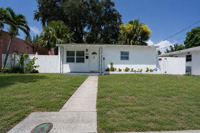 3219 WINDSOR Avenue, West Palm Beach, FL 33407