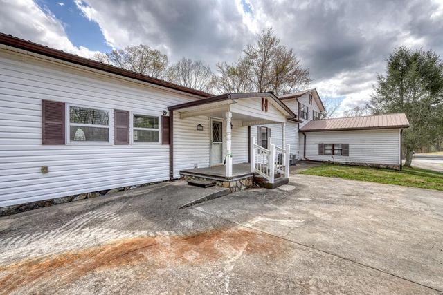 211 Ada Street, Blue Ridge, GA 30513