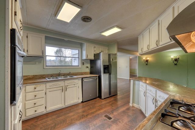 211 Ada Street, Blue Ridge, GA 30513