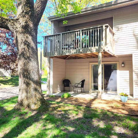 6220 Sandpiper Court, Edina, MN 55436