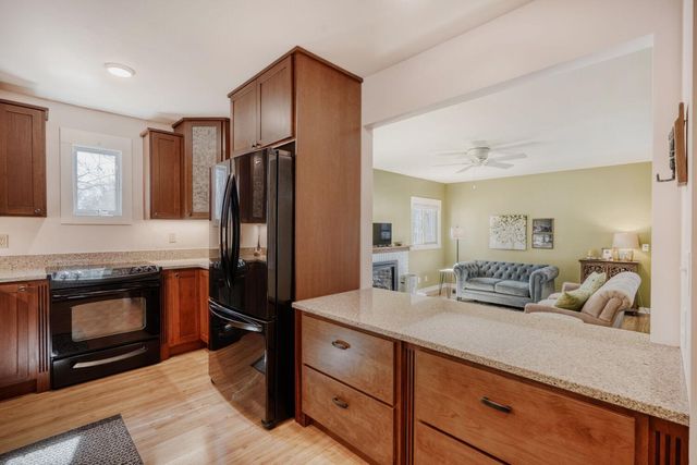 6220 Sandpiper Court, Edina, MN 55436