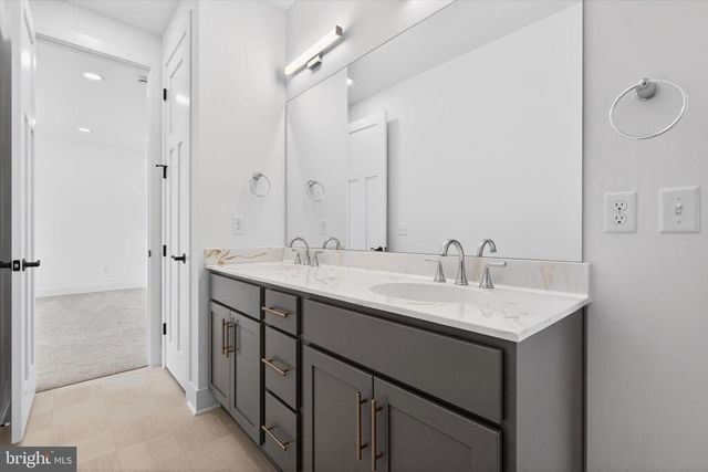 1770 ADELINE DR, Mechanicsburg, PA 17050