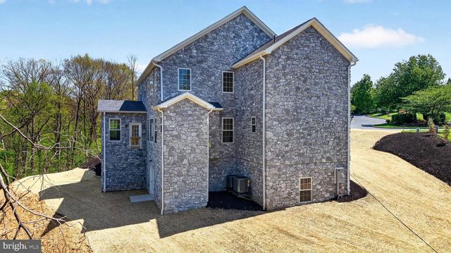 1770 ADELINE DR, Mechanicsburg, PA 17050