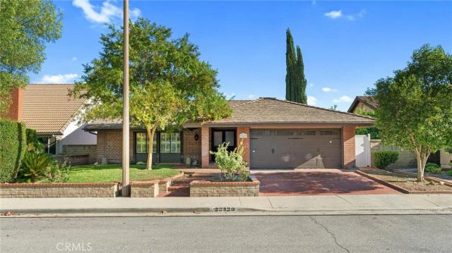 23420 Via Castanet, Valencia, CA 91355